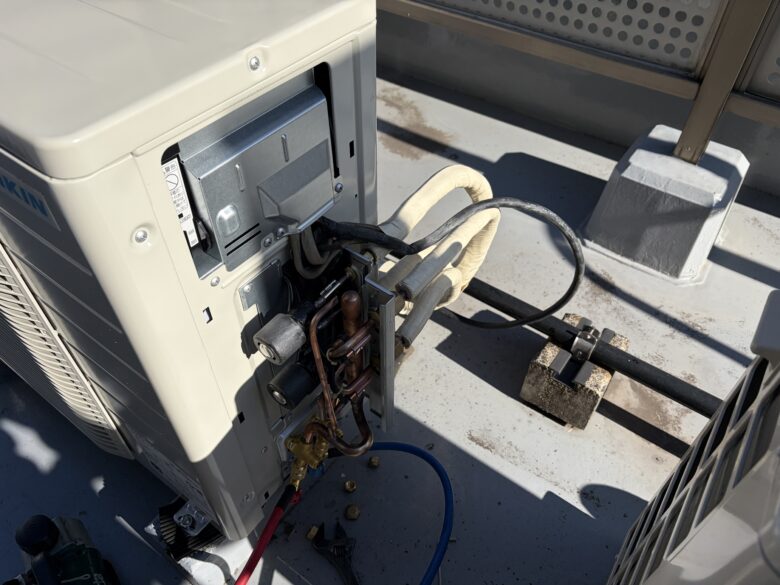 新しいマルチエアコン室外機