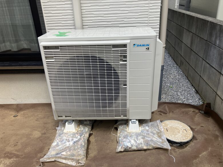 東京都東村山市で施工したエアコン室外機の嵩上げ工事 Before